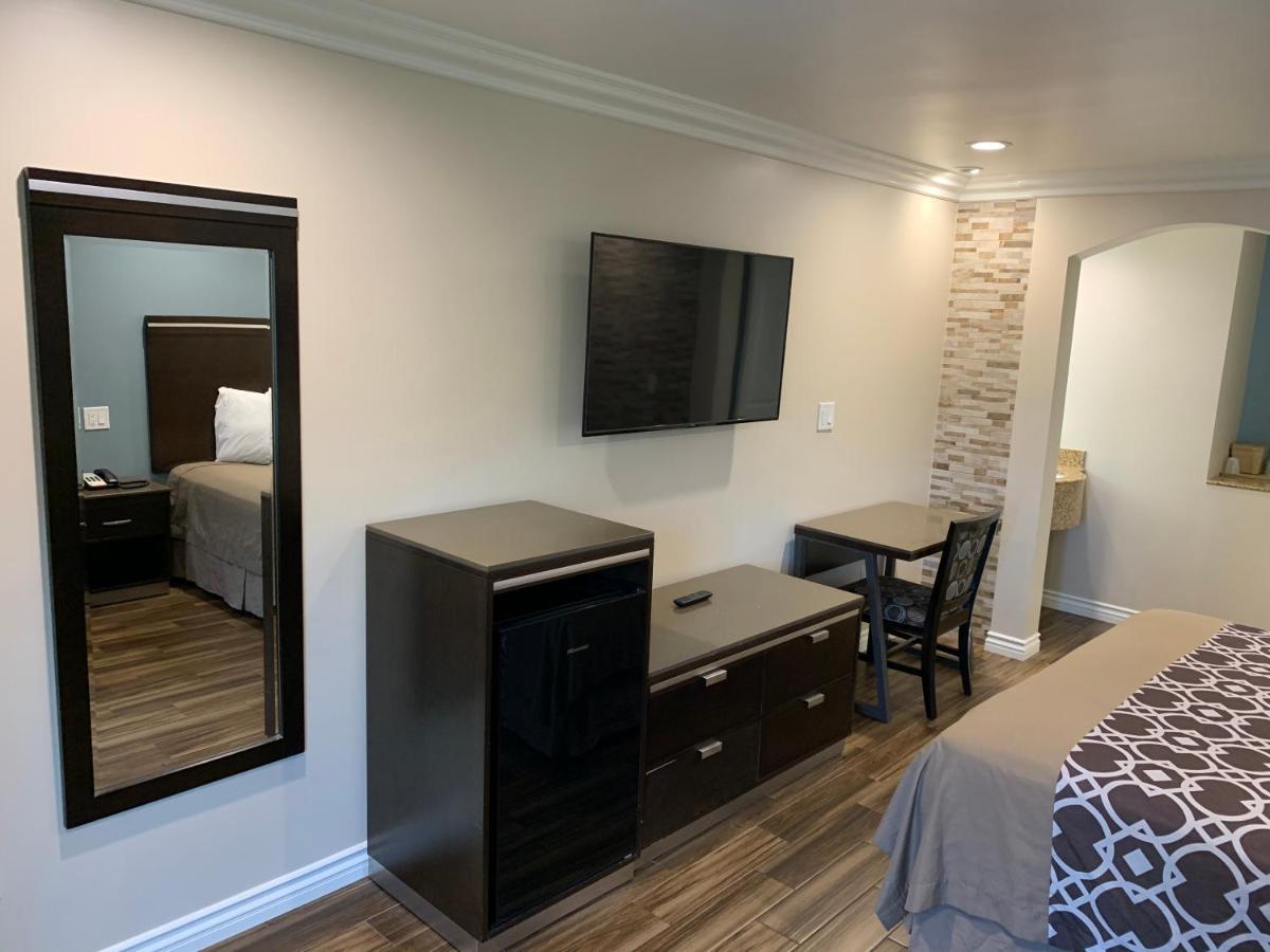 Walnut Inn & Suites West Covina Dış mekan fotoğraf