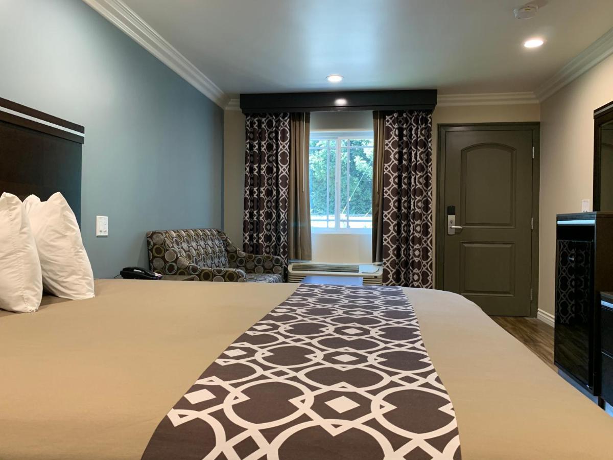 Walnut Inn & Suites West Covina Dış mekan fotoğraf