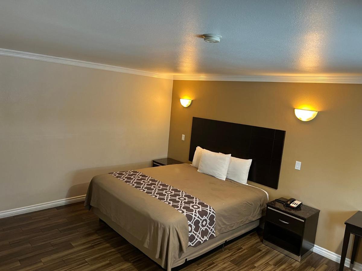 Walnut Inn & Suites West Covina Dış mekan fotoğraf