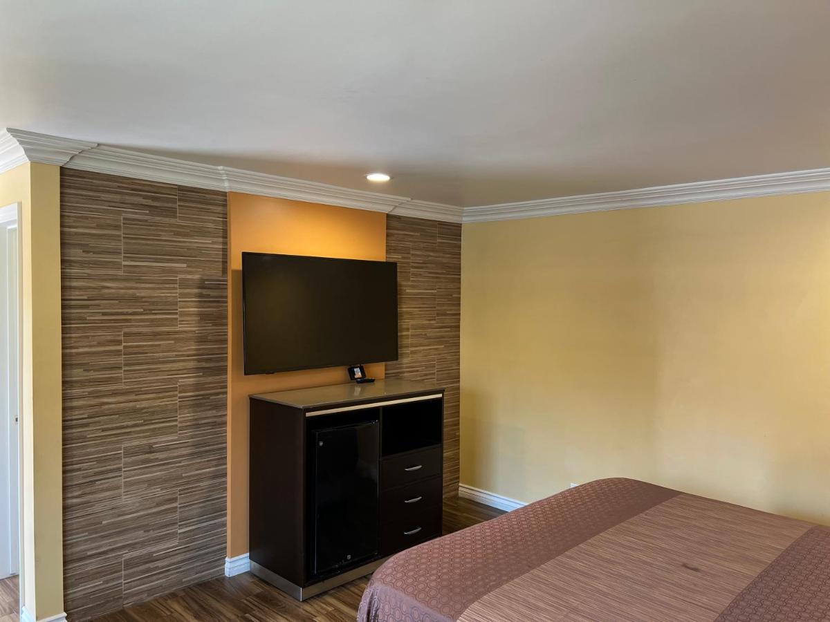 Walnut Inn & Suites West Covina Dış mekan fotoğraf