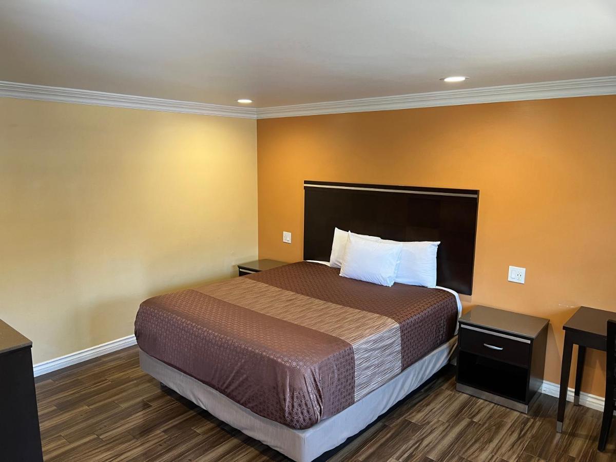 Walnut Inn & Suites West Covina Dış mekan fotoğraf