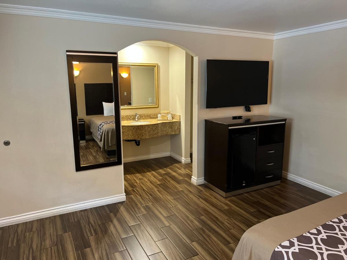 Walnut Inn & Suites West Covina Dış mekan fotoğraf