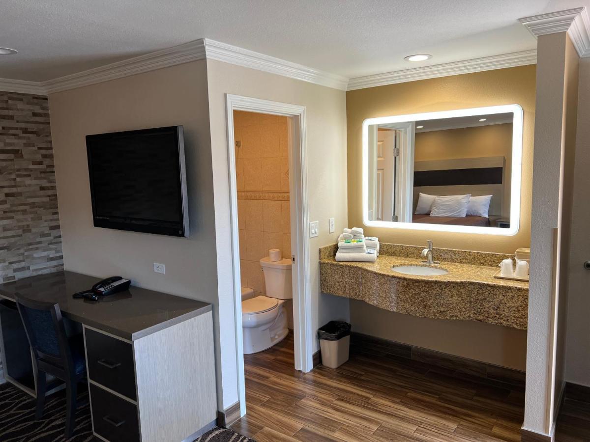 Walnut Inn & Suites West Covina Dış mekan fotoğraf