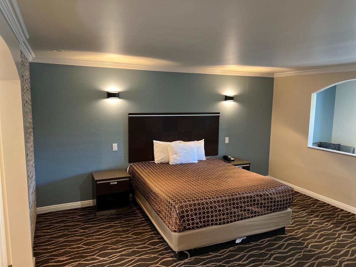 Walnut Inn & Suites West Covina Dış mekan fotoğraf