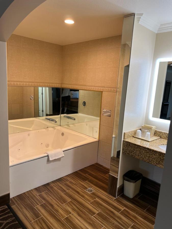 Walnut Inn & Suites West Covina Dış mekan fotoğraf
