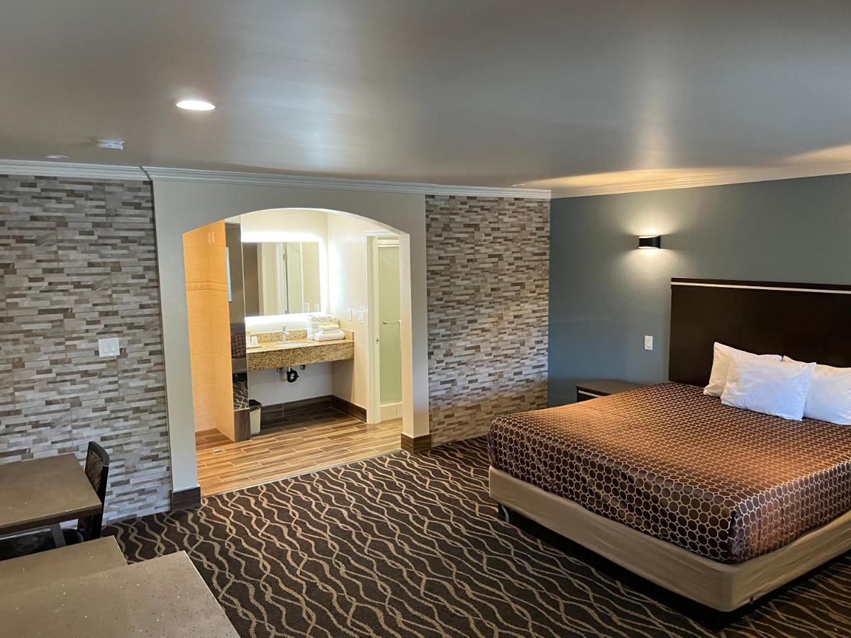 Walnut Inn & Suites West Covina Dış mekan fotoğraf