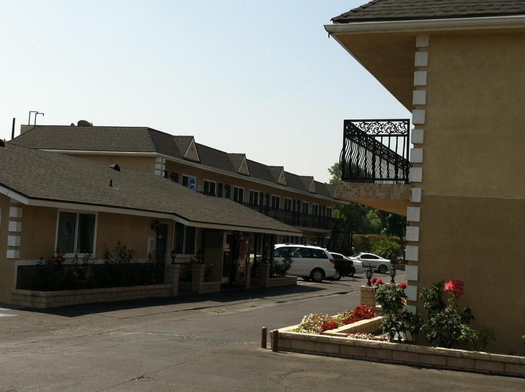 Walnut Inn & Suites West Covina Dış mekan fotoğraf