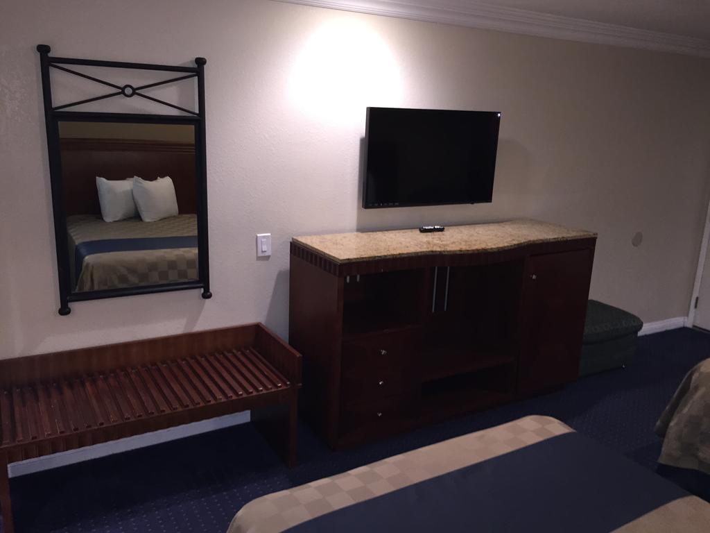 Walnut Inn & Suites West Covina Dış mekan fotoğraf