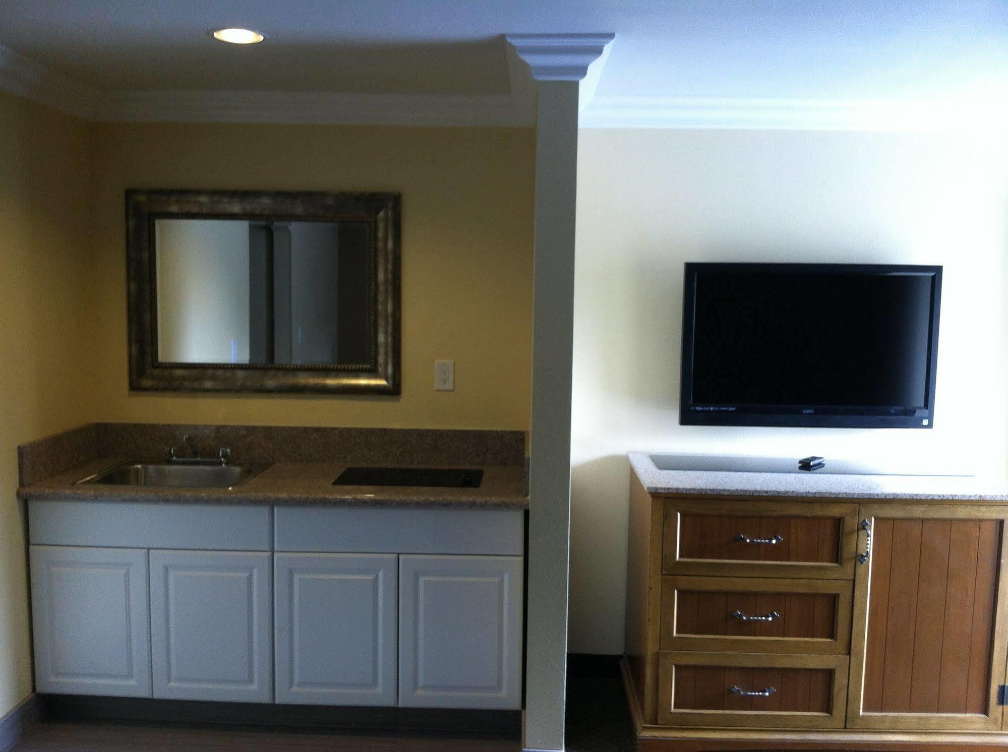 Walnut Inn & Suites West Covina Dış mekan fotoğraf