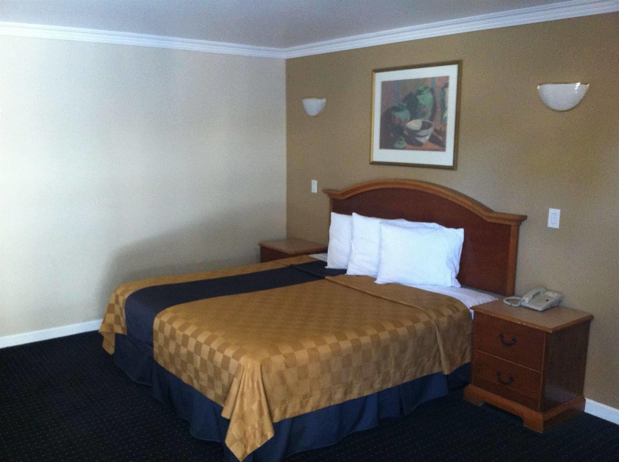 Walnut Inn & Suites West Covina Dış mekan fotoğraf