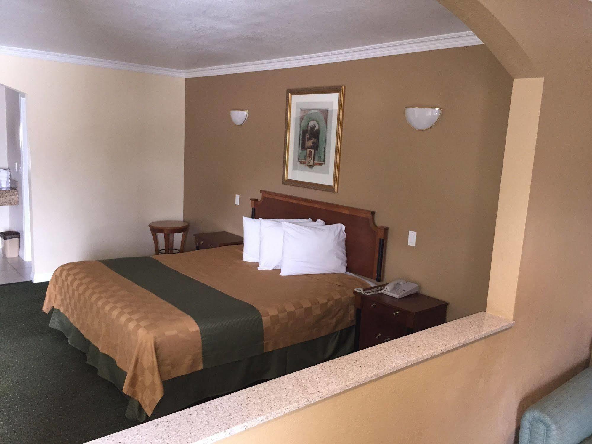 Walnut Inn & Suites West Covina Dış mekan fotoğraf