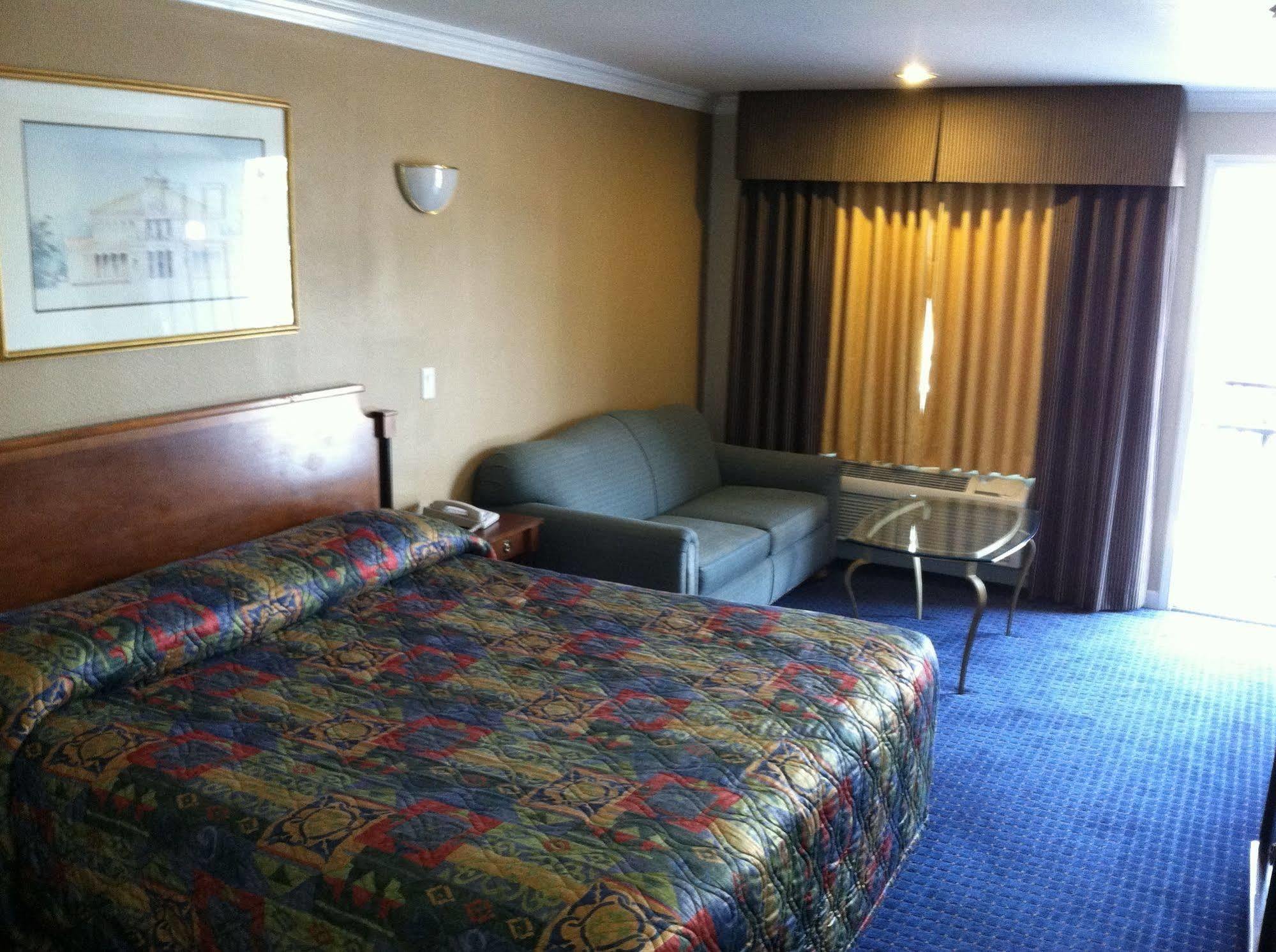 Walnut Inn & Suites West Covina Dış mekan fotoğraf