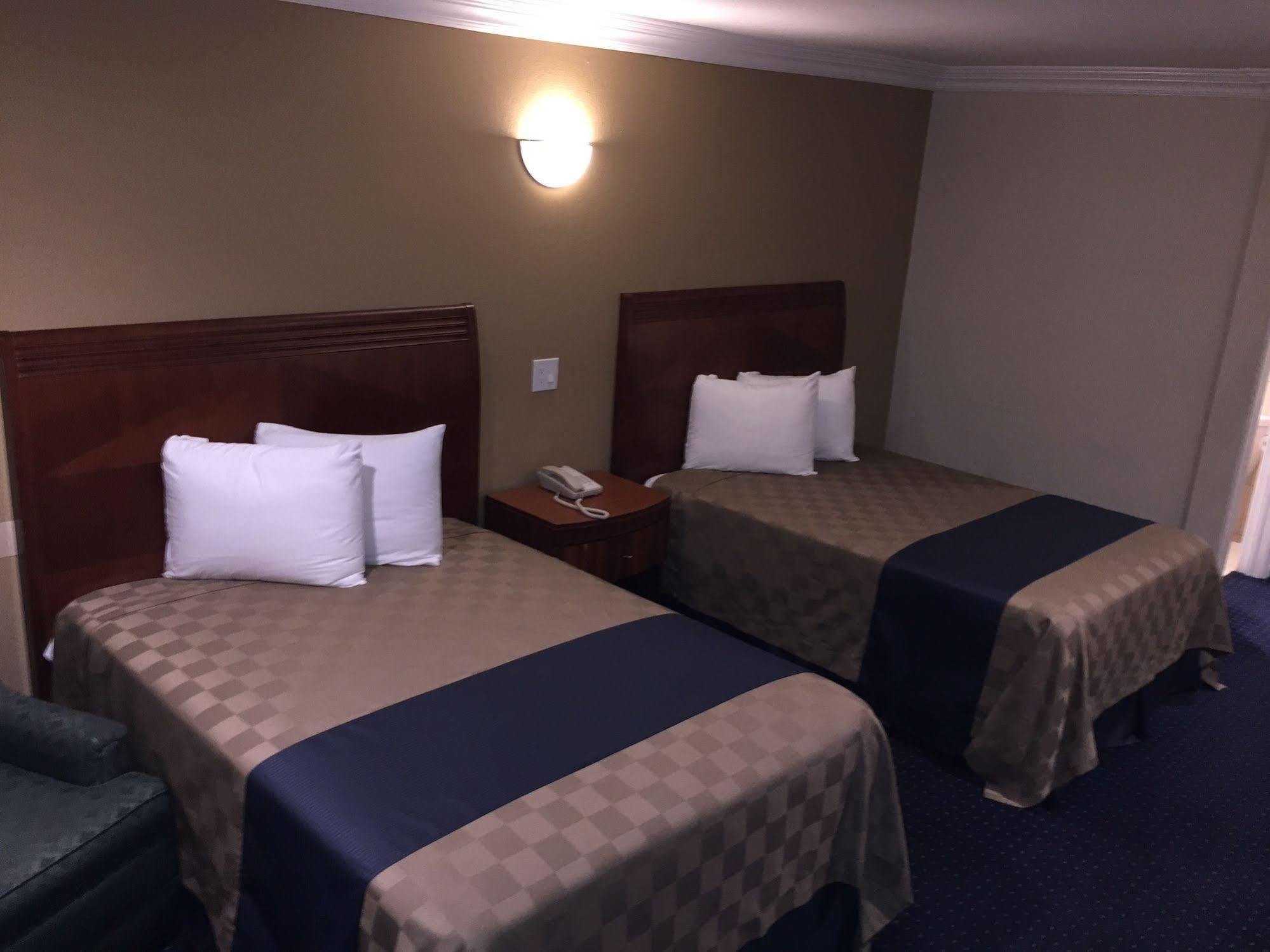 Walnut Inn & Suites West Covina Dış mekan fotoğraf