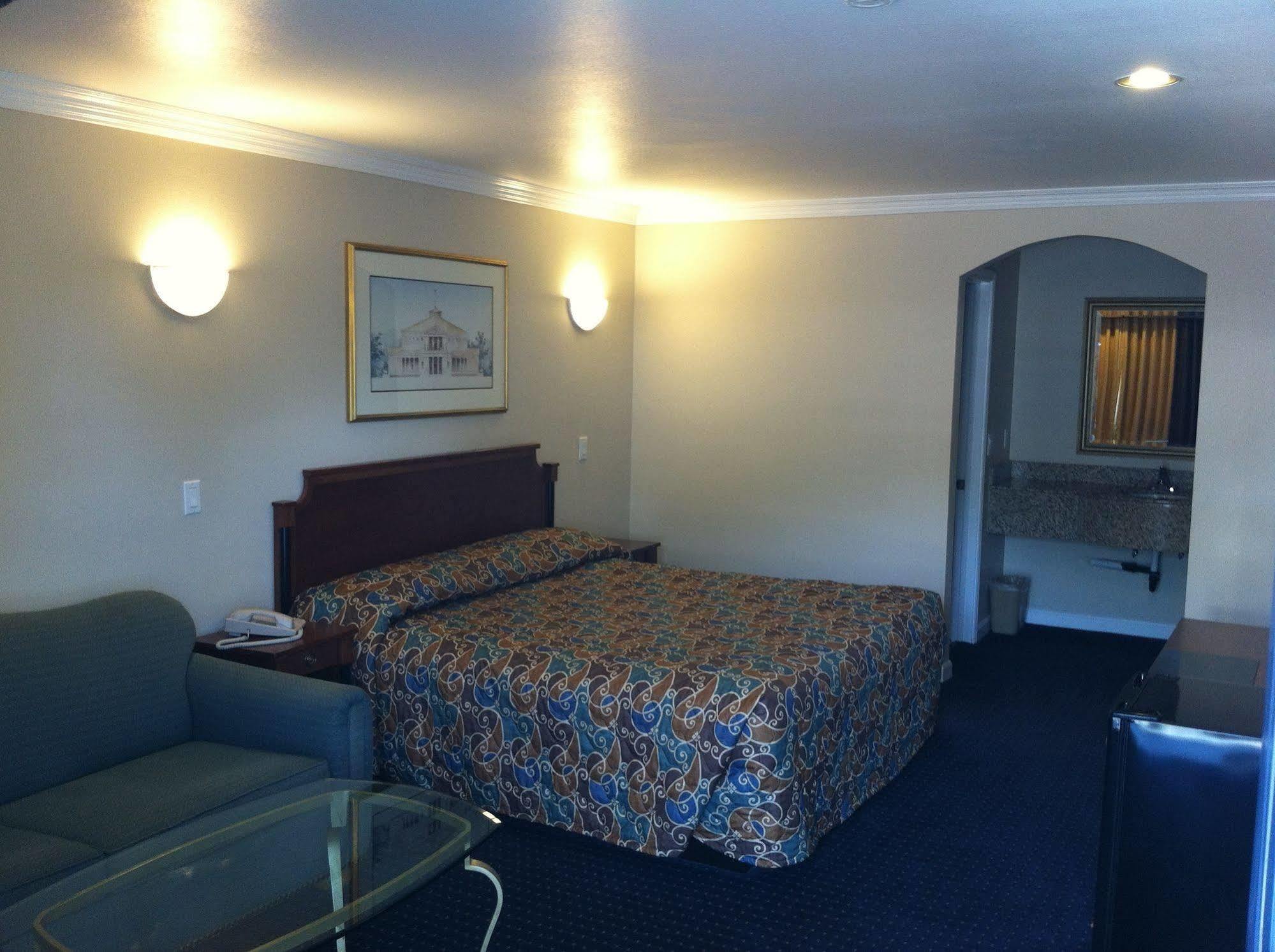 Walnut Inn & Suites West Covina Dış mekan fotoğraf